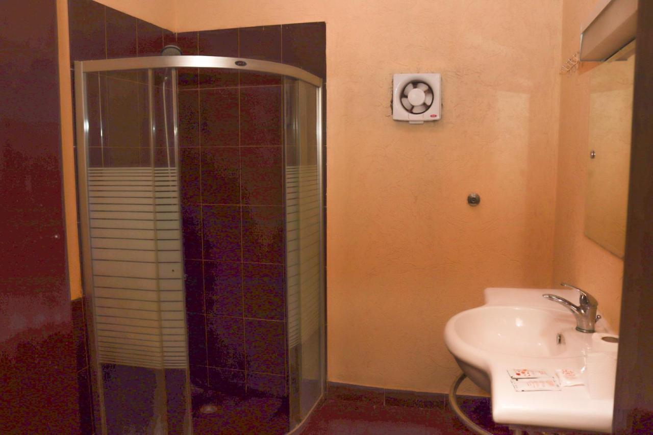 Al Orouba Hotel *